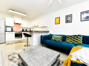 Pass the Keys Sleek 1 Bed Apartment w Parking